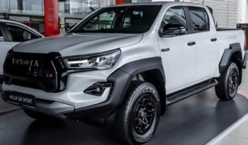 
										2024 Toyota Hilux full									